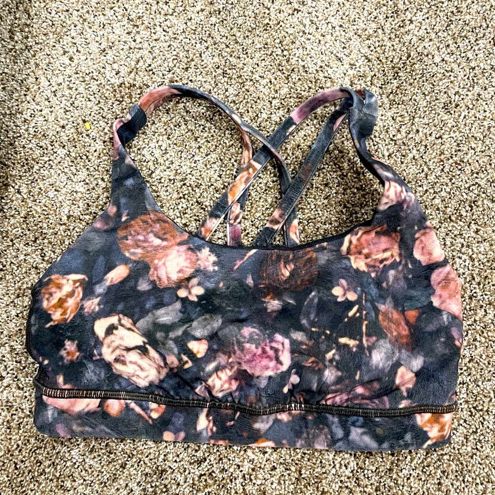 Lululemon sports bra